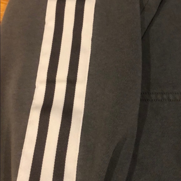 Boys Adidas sweatshirt - Picture 6 of 8